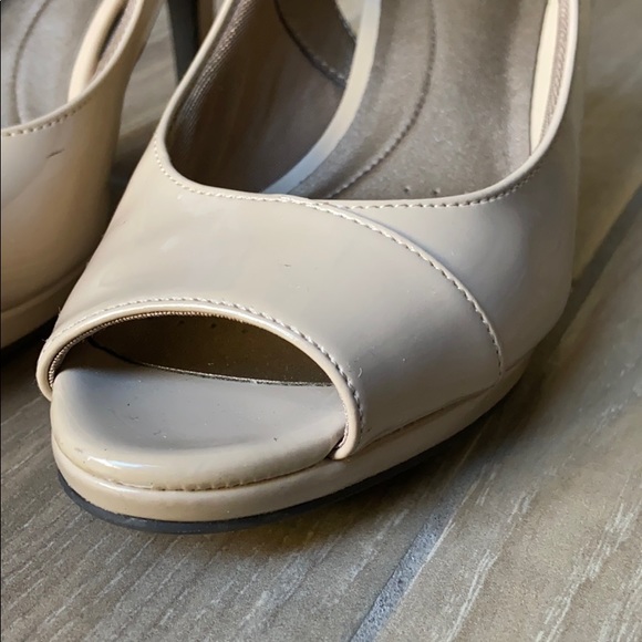 Nude Peep-Toe Heels - Picture 4 of 6